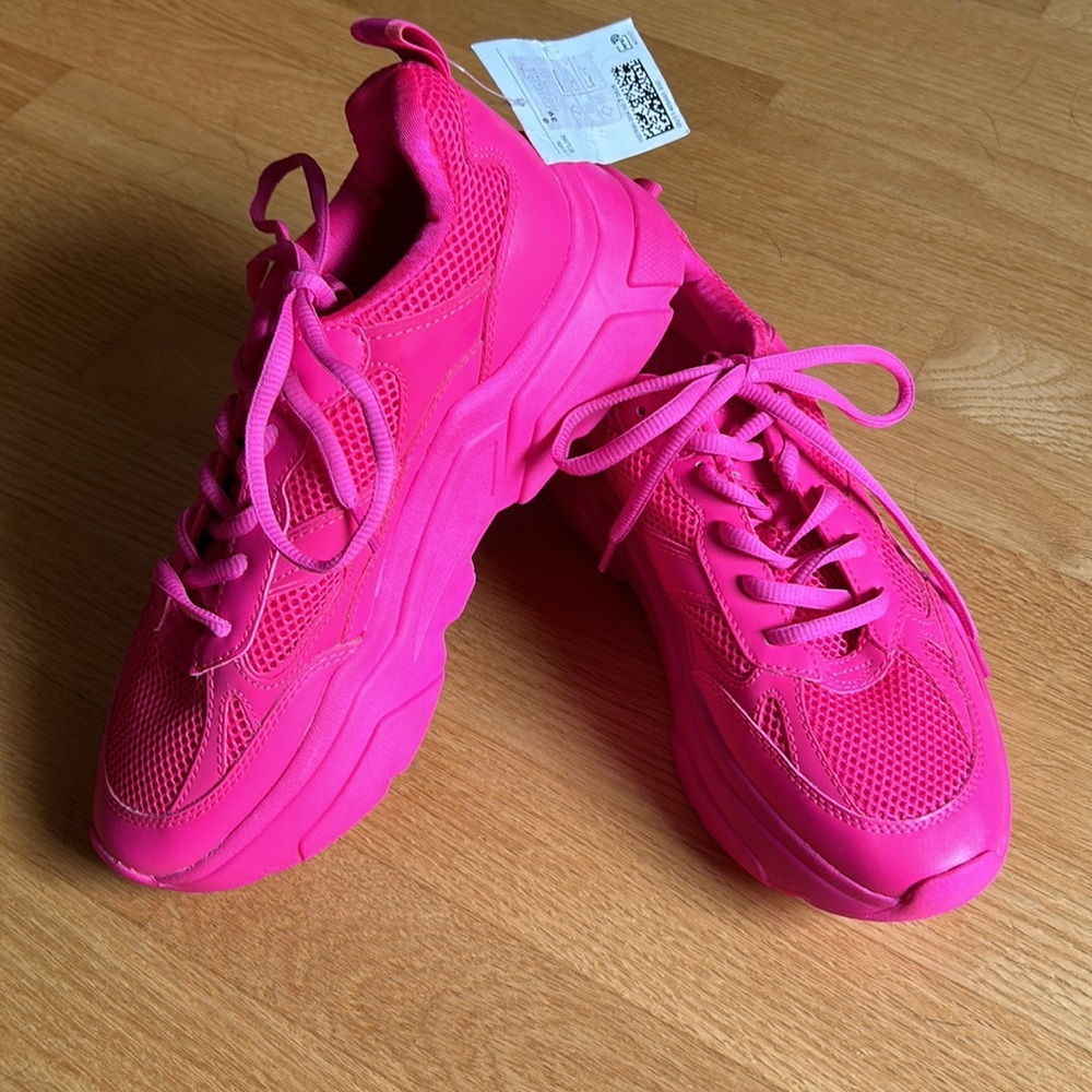 Monochromatic H&M hot pink sneakers